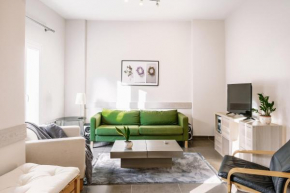 King George Apartment by BiNoBi !